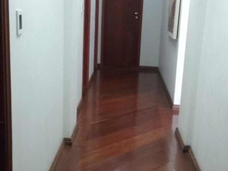Cobertura à venda Ponta da Praia com 536m² e 5 quartos por R$ 1.800.000 - 1567102469-3-corredor-quartos1.jpg