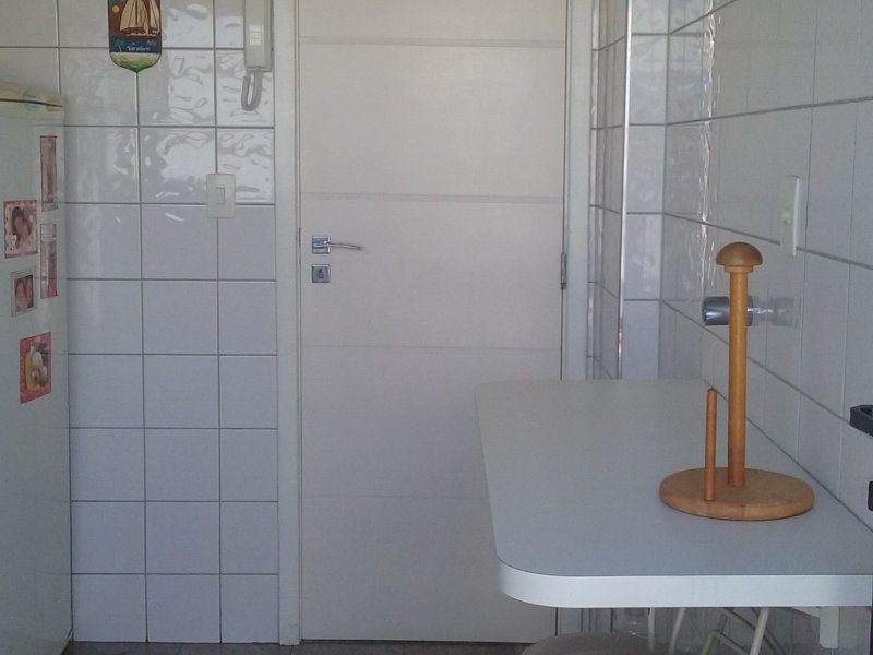 Cobertura à venda Ponta da Praia com 536m² e 5 quartos por R$ 1.800.000 - 1928575632-4-cozinha-apoio4.jpg