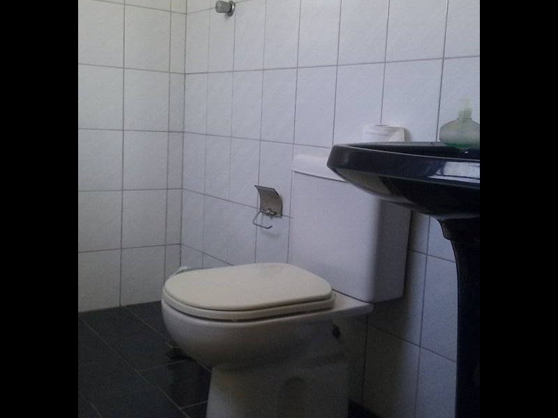 Cobertura à venda Ponta da Praia com 536m² e 5 quartos por R$ 1.800.000 - 326495043-8-lavabo-cobertura1.jpg