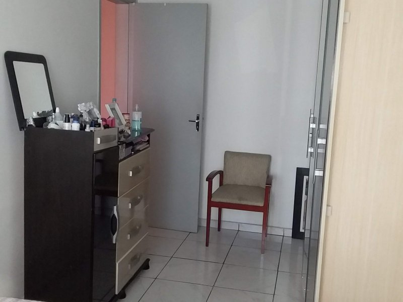 Apartamento à venda Chácara Santa Maria com 60m² e 3 quartos por R$ 215.000 - 13684335-quarto1-02.jpg