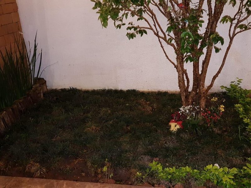 Casa à venda Jardim Passargada I com 180m² e 3 quartos por R$ 700.000 - 2099158358-jardim.jpg