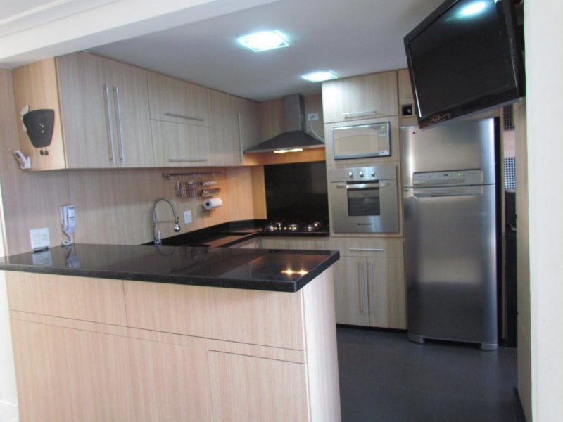 Casa à venda Jardim Passargada I com 180m² e 3 quartos por R$ 700.000 - 894272870-cozinha-frente.jpg