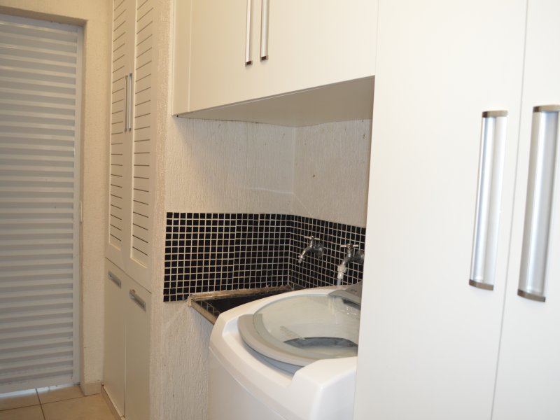 Casa de condomínio à venda Vila Tramontano com 220m² e 3 quartos por R$ 1.300.000 - 468140459-area-de-servico-2.JPG