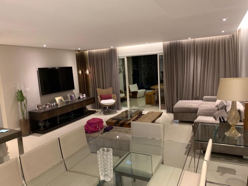 Apartamento para alugar Moema com 165m² e 4 quartos por R$ 17.000 - 1525228566-78b5a1d3-e892-4fa7-a051-9ab5b5805be2.jpeg