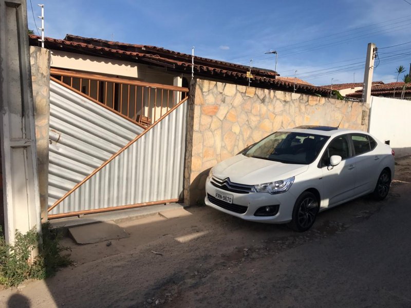 Casa de condomínio à venda Muchila com 200m² e 2 quartos por R$ 130.000 - 527312536-0f234738-4495-4d01-a922-4fcc1125700b.jpeg