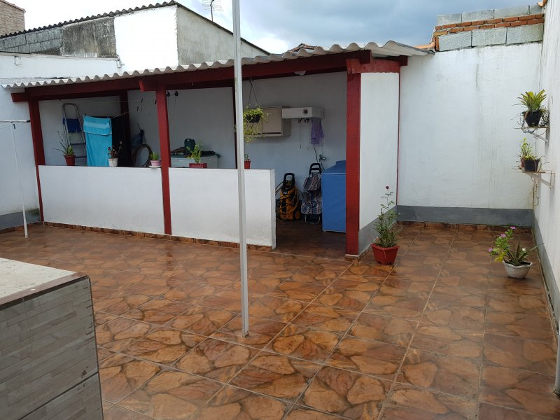 Casa à venda Mariana com 69m² e 2 quartos por R$ 260.000 - 1807385642-quintal-tras-2.jpg