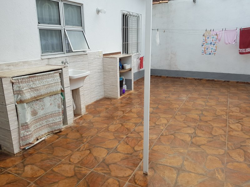 Casa à venda Mariana com 69m² e 2 quartos por R$ 260.000 - 33835233-quintal-tras-1.jpg