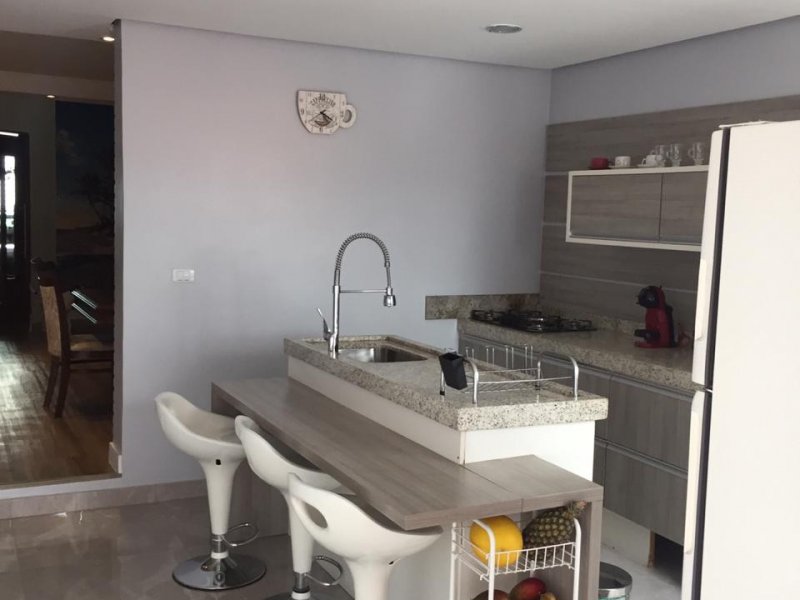 Casa para alugar Jardim Guapituba com 250m² e 3 quartos por R$ 650.000 - 2042046806-img-20181110-wa0072.jpg