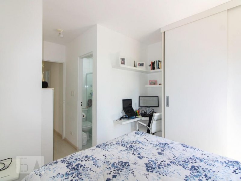 Apartamento à venda Vila Olímpia com 73m² e 3 quartos por R$ 850.000 - 65030289-bancadaebanheirosuite.jpg