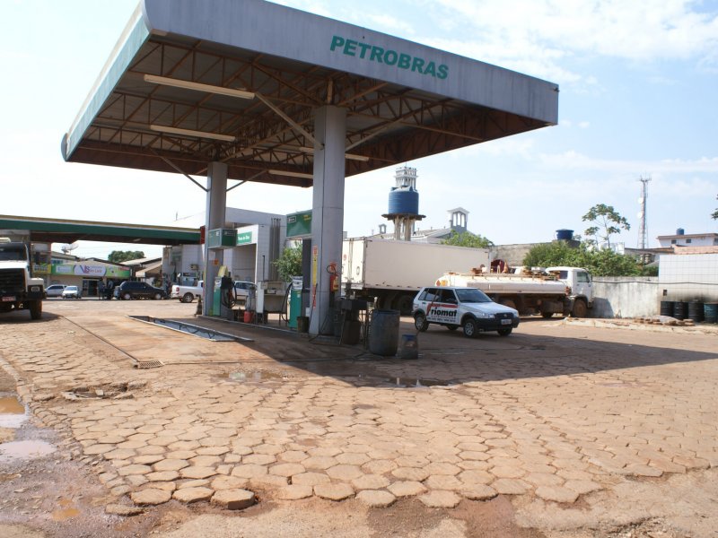Comercial à venda Centro com 2000m² e  quartos por R$ 3.500.000 - 1556560450-dsc01574.JPG