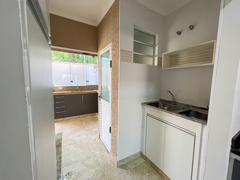 Casa à venda Cidade Jardim com 180m² e 3 quartos por R$ 700.000 - 117058473-lavanderia-em-lavabo-2.JPG