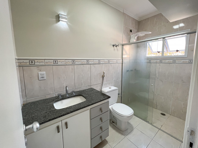 Casa à venda Cidade Jardim com 180m² e 3 quartos por R$ 700.000 - 881797713-banheiro-da-suite.JPG
