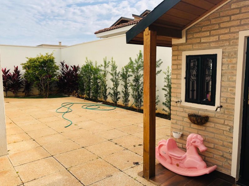 Casa de condomínio à venda Centro com 208m² e 3 quartos por R$ 900.000 - 1472402062-c1f4783d-64c2-46a6-b049-9cb0786ee210.JPG