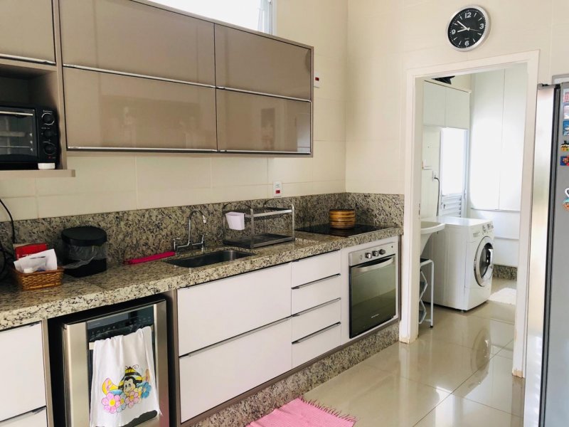 Casa de condomínio à venda Centro com 208m² e 3 quartos por R$ 900.000 - 1724053880-470e96bb-632a-4911-b486-549ef5e0fea7.JPG