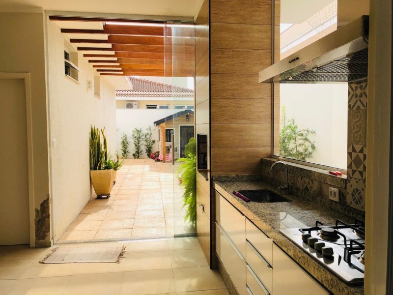 Casa de condomínio à venda Centro com 208m² e 3 quartos por R$ 900.000 - 420528068-09d03ff4-3051-49d2-95ce-e35ead30d4ea.JPG