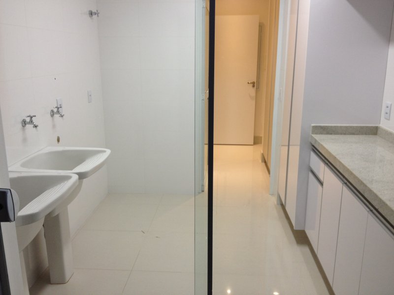 Sobrado à venda Terra Bonita com 285m² e 4 quartos por R$ 1.500.000 - 883013404-lavanderia-1.JPG