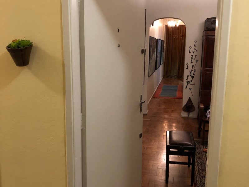 Apartamento à venda Vila Mariana com 107m² e 2 quartos por R$ 400.000 - 214915657-corredor-2.jpg