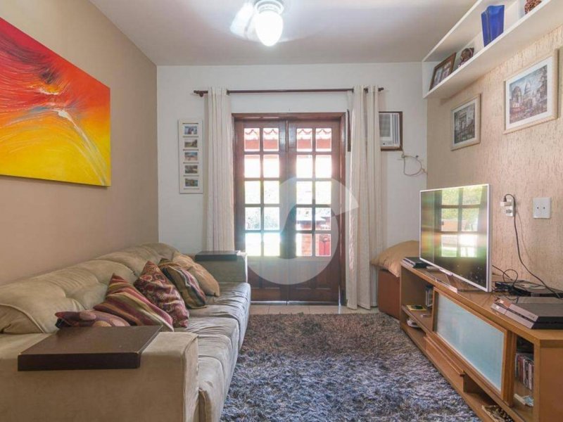 Casa à venda Itaipu com 260m² e 4 quartos por R$ 1.350.000 - 1889045777-ba080d1e-2c48-4d0c-89bd-686610075cf7.jpeg