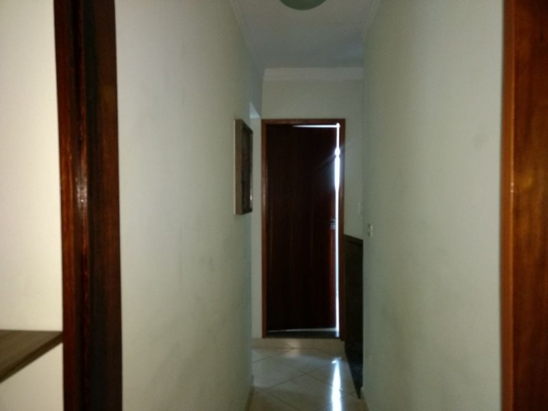 Casa à venda Jardim Monte Libano com 200m² e 3 quartos por R$ 620.000 - 2039333716-16-corredor-sup.jpg