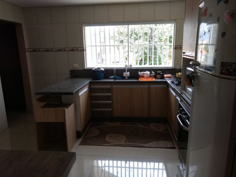 Casa à venda Jardim Monte Libano com 200m² e 3 quartos por R$ 620.000 - 26321293-8-cozinha1.jpg
