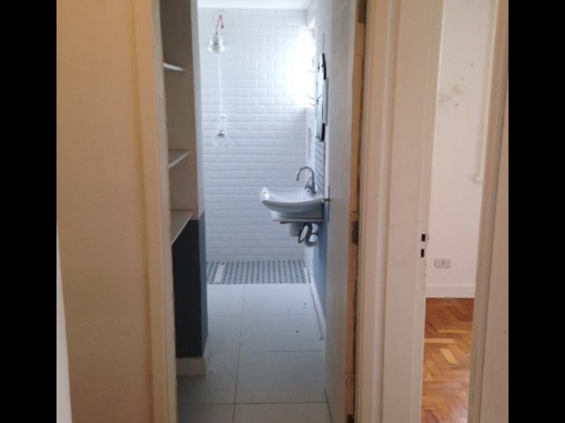 Apartamento à venda República com 65m² e 2 quartos por R$ 297.000 - 1836797773-banheiroprateleiras.jpg