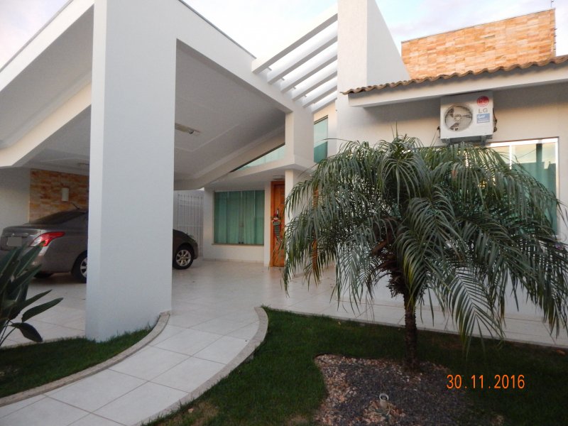 Casa à venda Zona 1 com 232m² e 3 quartos por R$ 580.000 - 648907503-frente2.jpg