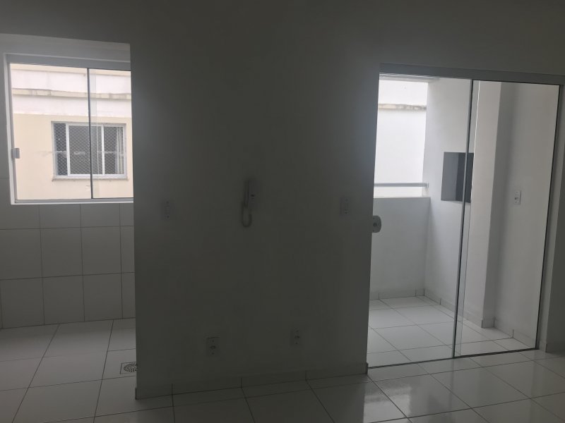 Apartamento à venda Barra do Aririu com 60m² e 2 quartos por R$ 145.000 - 926085733-590e79c3-2f78-4c69-b5e7-998bdbc9d329.jpeg