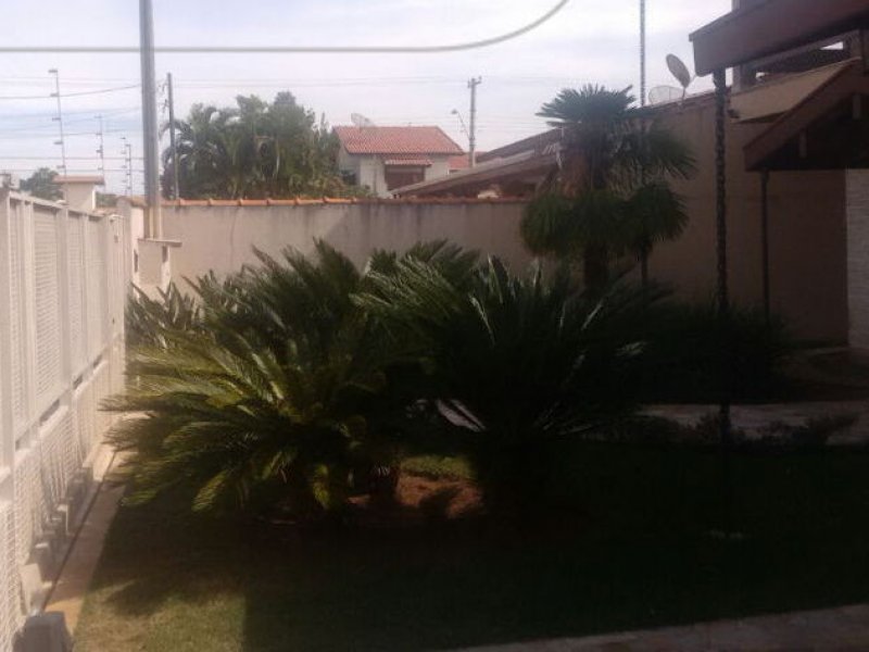 Casa à venda Jardim Residencial Doutor Lessa com 675m² e 3 quartos por R$ 1.300.000 - 1337286682-jardim-da-frente.jpg