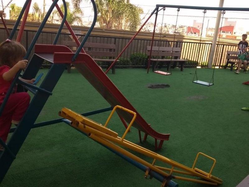 Apartamento à venda Parque Savoi City com 49m² e 2 quartos por R$ 200.000 - 143929923-parquinho.jpg