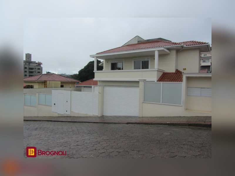Casa à venda Itaguaçu com 421m² e 4 quartos por R$ 1.395.000 - 1-frente.jpg