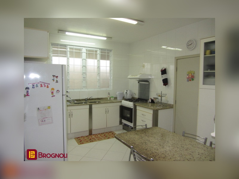 Casa à venda Itaguaçu com 421m² e 4 quartos por R$ 1.395.000 - 10-cozinha.jpg