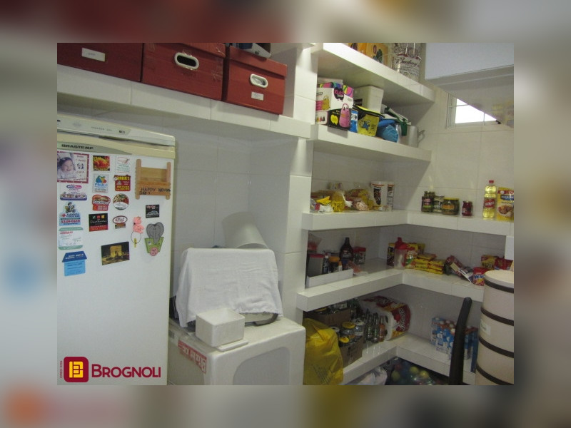 Casa à venda Itaguaçu com 421m² e 4 quartos por R$ 1.395.000 - 11-despensa.jpg