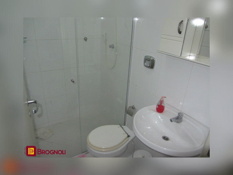 Casa à venda Itaguaçu com 421m² e 4 quartos por R$ 1.395.000 - 14-dependencia-empregada-banheiro.jpg