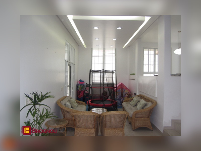 Casa à venda Itaguaçu com 421m² e 4 quartos por R$ 1.395.000 - 18-sala-de-estar.jpg