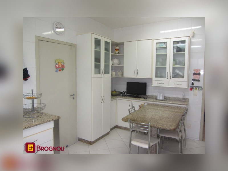Casa à venda Itaguaçu com 421m² e 4 quartos por R$ 1.395.000 - 9-cozinha-1.jpg