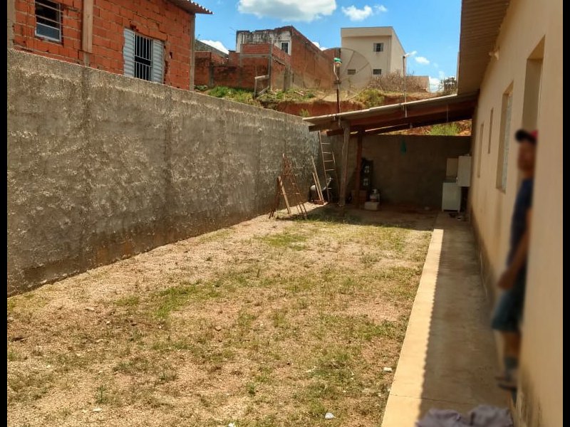 Terreno à venda Centro com 500m² e  quartos por R$ 220.000 - 847574989-quintal-02.jpg