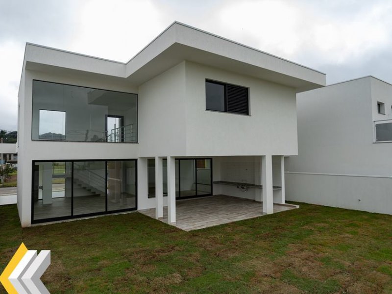 imóvel com 250m² - Parque das Nações - Pindamonhangaba