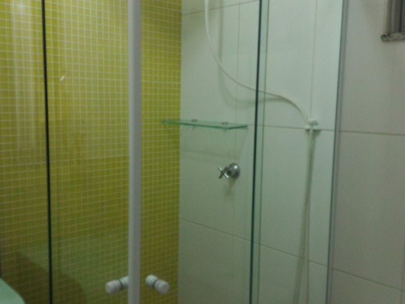 Apartamento à venda São Pedro com 46m² e 2 quartos por R$ 205.000 - 1238037777-banheiro-com-box.jpg