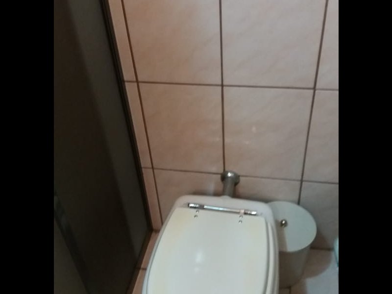 Apartamento à venda Petrópolis com 42m² e 1 quarto por R$ 140.000 - 456136697-banheiro2.jpeg