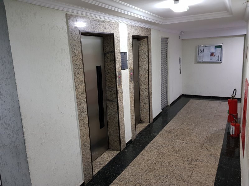 Apartamento à venda Jardim da Saúde com 66m² e 2 quartos por R$ 230.000 - 1694355574-hall-elevador2.jpg