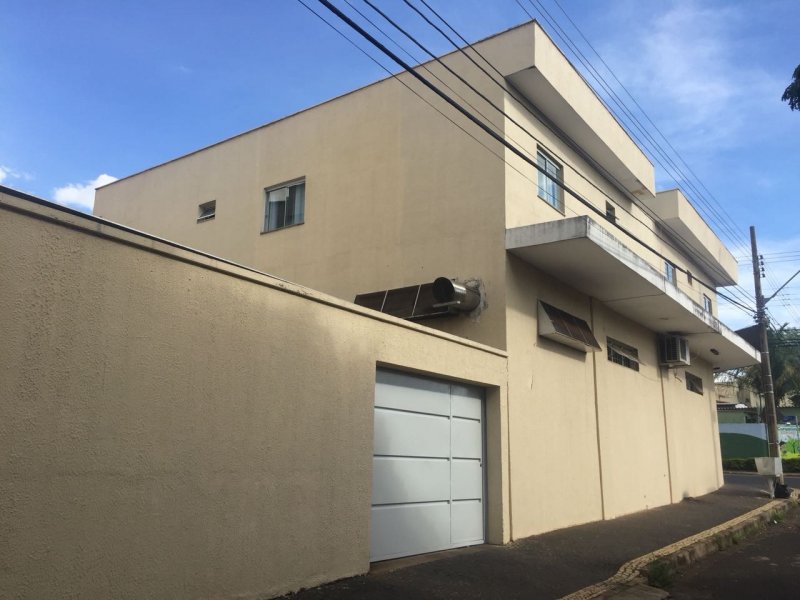 Comercial à venda Santa Mônica com 450m² e  quartos por R$ 1.100.000 - 137888963-0294bcc8-39d6-41cd-b594-b09bcc506efb.jpeg