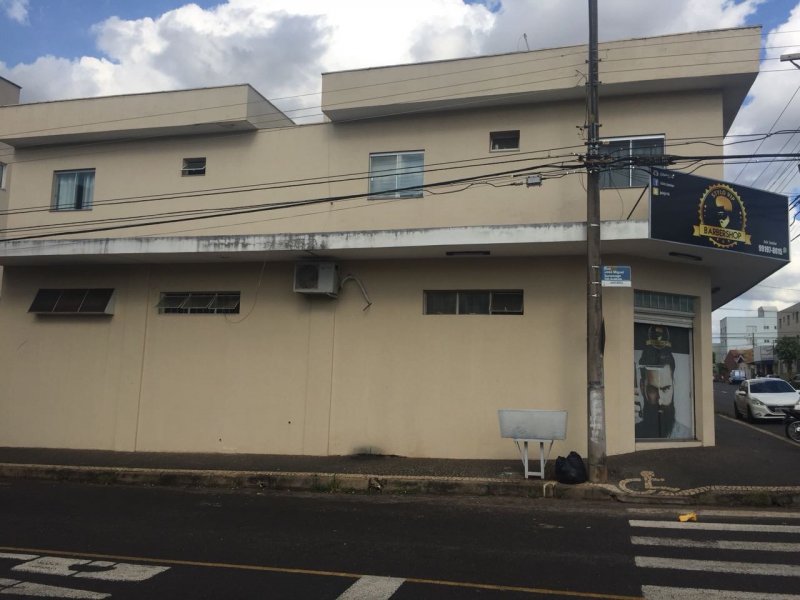 Comercial à venda Santa Mônica com 450m² e  quartos por R$ 1.100.000 - 1730947758-5fc99ab4-9893-4940-a466-e6b47f7ae815.jpeg