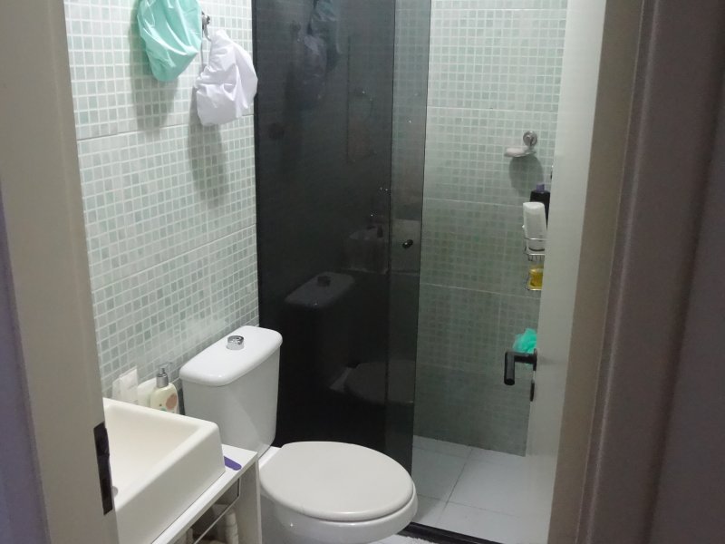 Apartamento à venda Jardim Ester Yolanda com 1m² e 3 quartos por R$ 375.000 - 560499463-banho-1.JPG