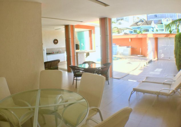 imóvel com 240m²