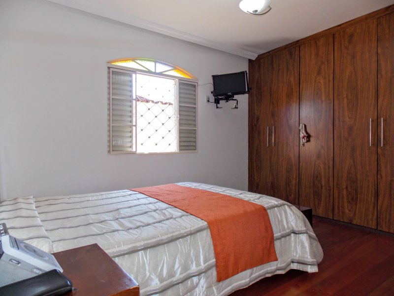 Casa à venda Milionários com 280m² e 4 quartos por R$ 1.200.000 - 1703049161-dscn0404.jpg