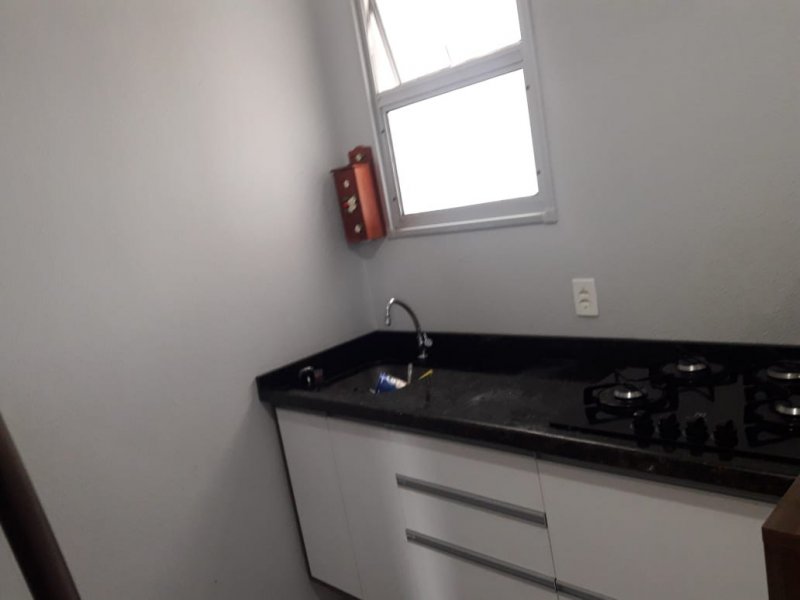 Apartamento à venda Olaria com 47m² e 2 quartos por R$ 135.000 - 1725833477-cozinha.jpg