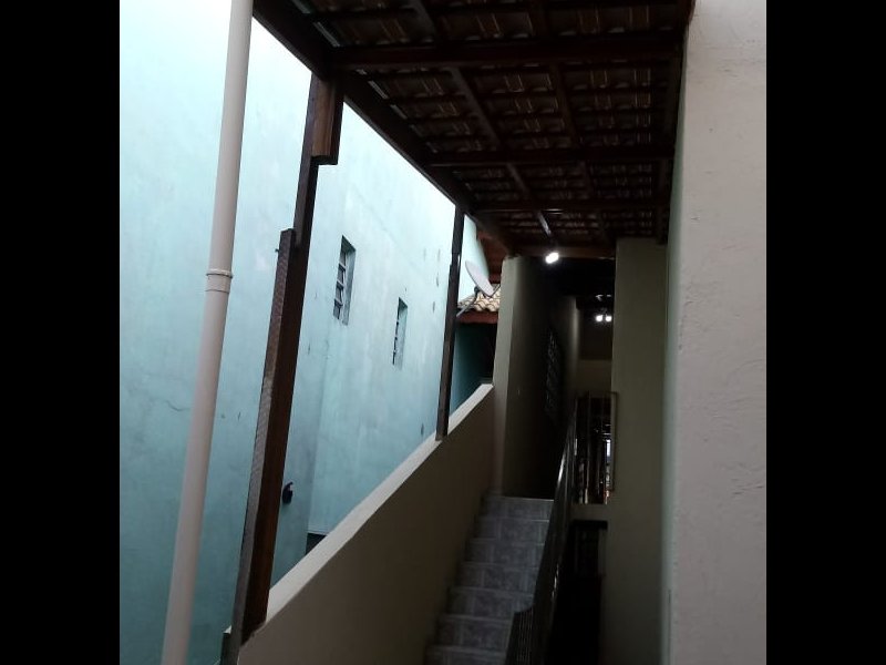 Casa à venda Cidade São Jorge com 150m² e 3 quartos por R$ 380.000 - 931062958-escada-entrada.jpg