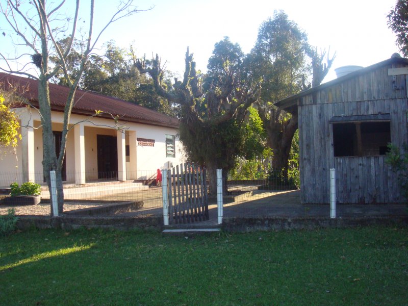 Sítio à venda Centro com 150m² e 4 quartos por R$ 450.000 - 689111945-vista-casa-galpao.JPG