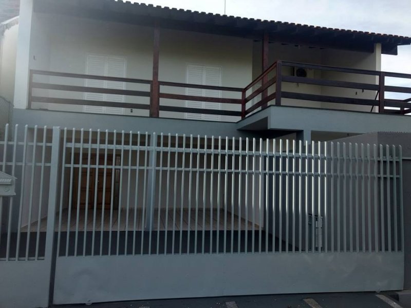 Casa à venda Jardim Arapuã com 230m² e 3 quartos por R$ 780.000 - 1771209532-mery-02.jpg
