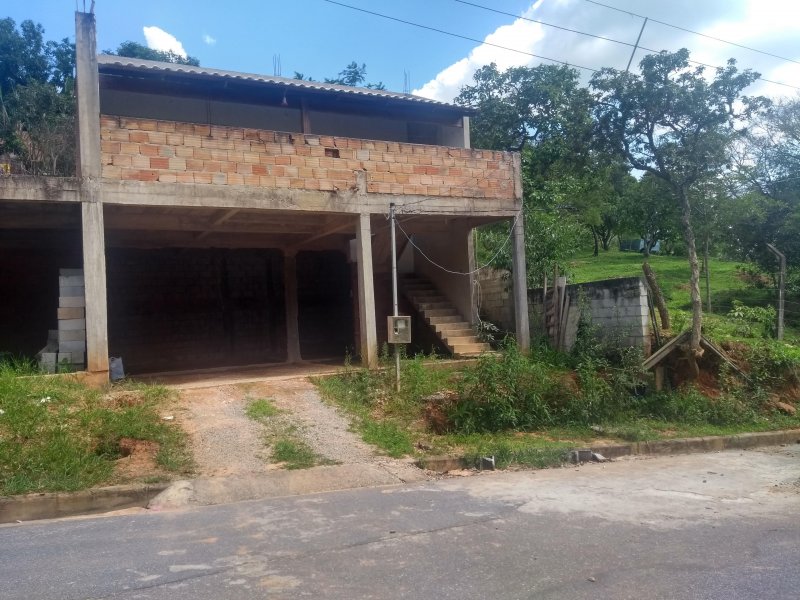 imóvel com 270m² - Marmeleiros - Betim